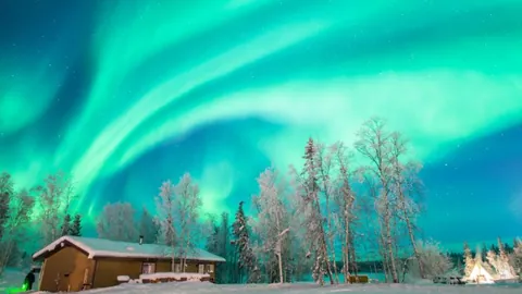 维拉豪取7连胜逼近英超三甲，枪手仅差3分！曼联两连败滑落至第七，战局风云再起！