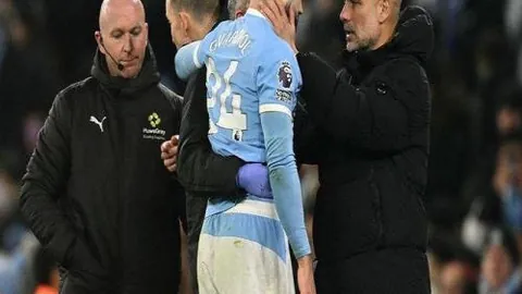 中国轮椅击剑女队亚残运会重剑夺金——人民日报客户端讯